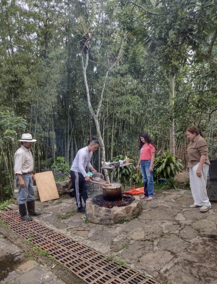 Finca Exclusividad Familiar O Grupo De Amigos Capacidad Hasta 12 Personas Calles En Placa Huella, Caminata Ecologica Alban  Exteriér fotografie